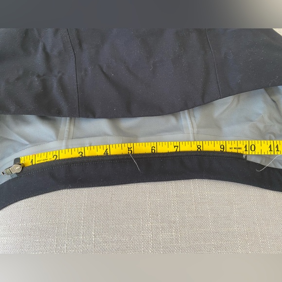 Hood Only: 10” zipper, on or off jacket- waterproof seam taped, fits over helmet - Picture 5 of 14